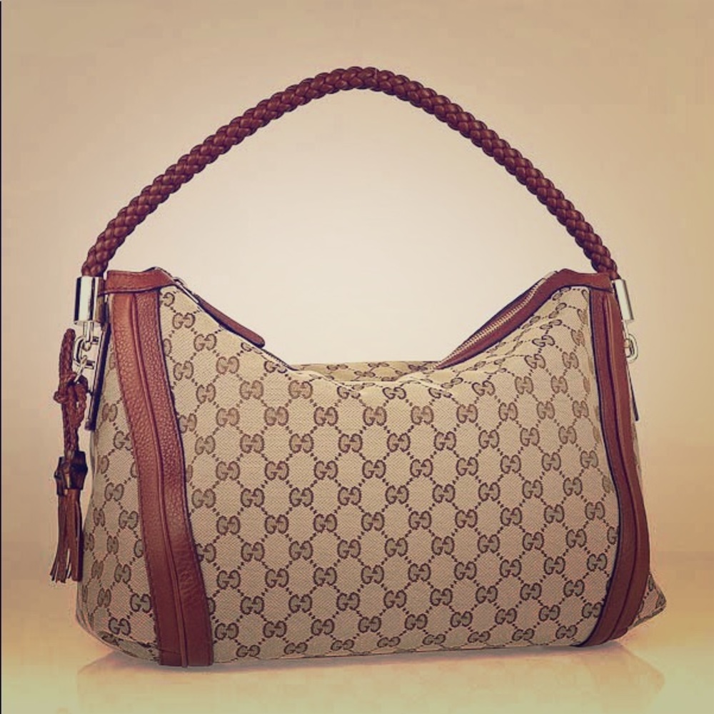 GG Canvas Medium Bella Hobo Bag